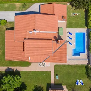 https://holiday-home-korsa-ixx.in-istria.net